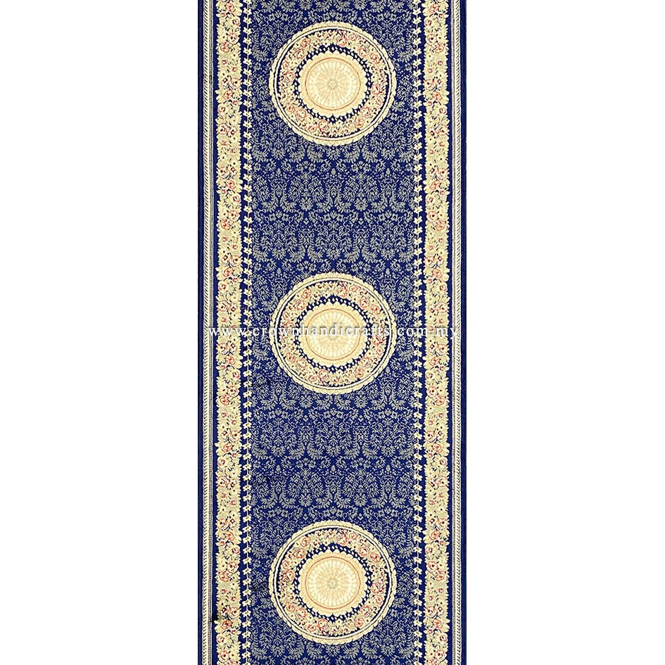 A Grand Entrance Persian-Style Runner in Liquid-Soft Viscose | Zrabi 332