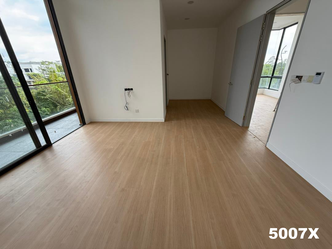 SPC click flooring planks with wood-grain finish
