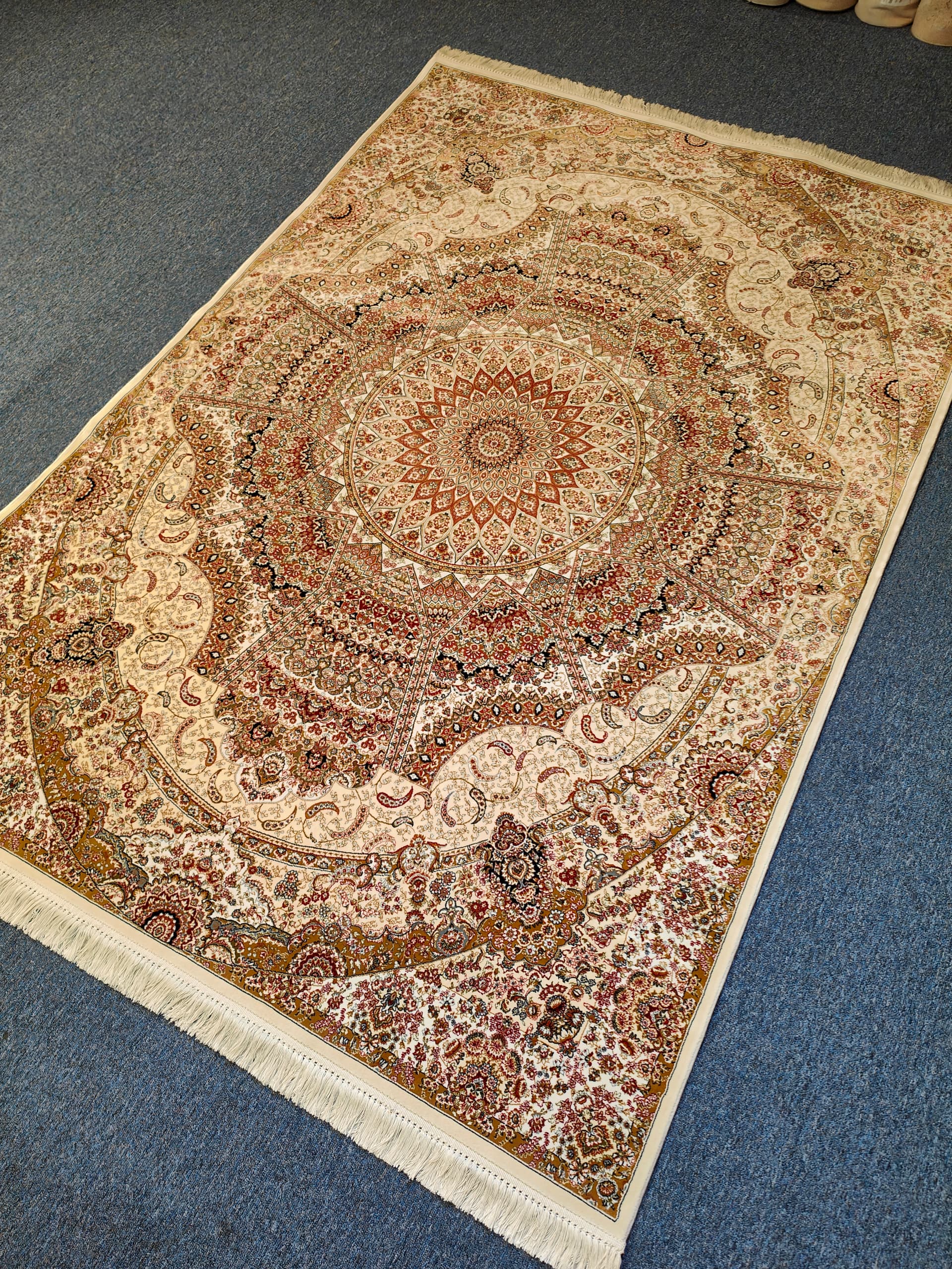 Persian Carpet for Modern Interior Impression to your Living Room with Persian Rugs | Persian Silk 025