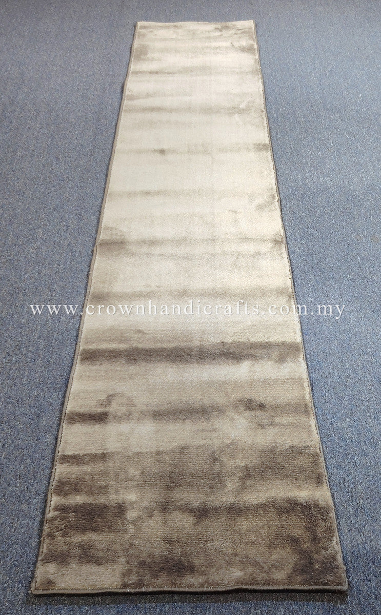 Hallway runner rug with light beige base and subtle horizontal mottled bands