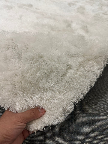 Crafted for Harmony Soft Rug That Complements Contemporary Spaces with Subtle Grace  | Soft Shaggy (200X270CM)